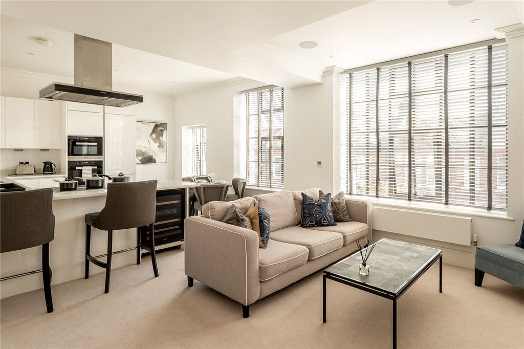 Property photo 1 of 8 Open Plan Living