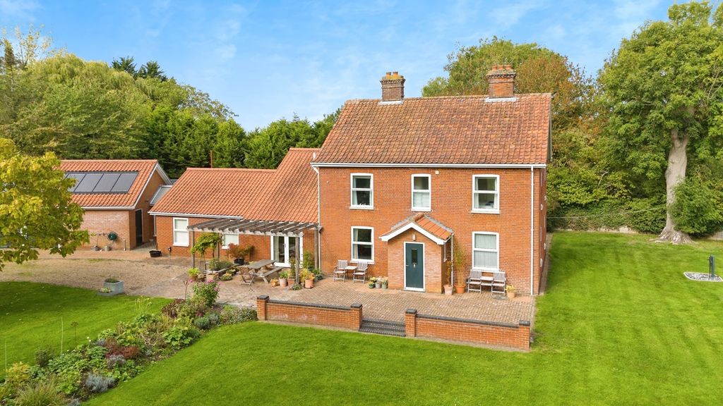 Property photo 2 of 27 Drone