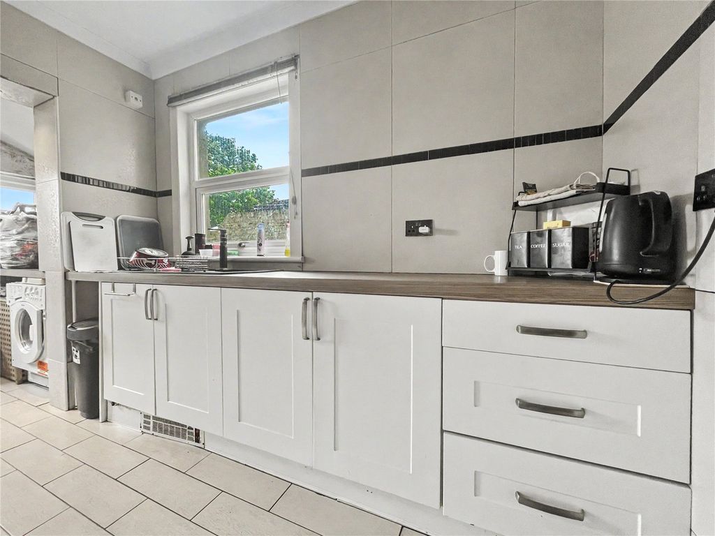 Property photo 3 of 15 Picture No. 06