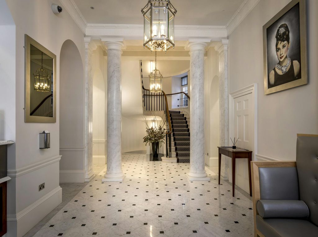 Property photo 2 of 7 Robert St Reception1.Jpg