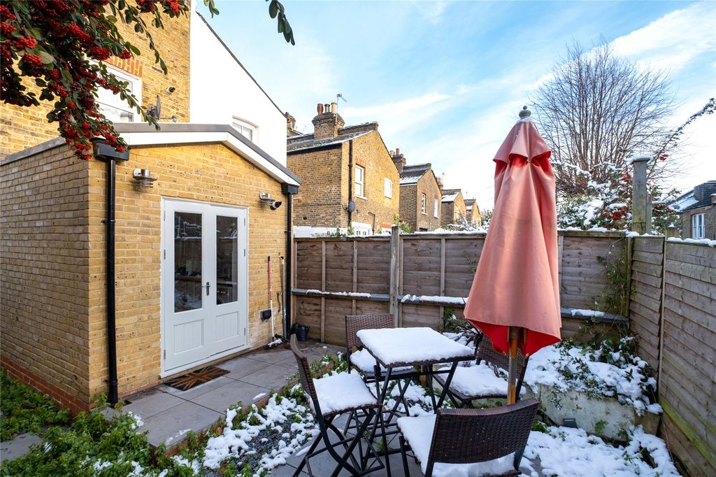 Property photo 3 of 8 Picture No. 12