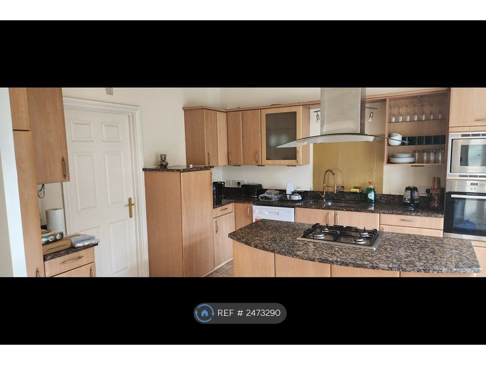 Property photo 2 of 17 Kitchen