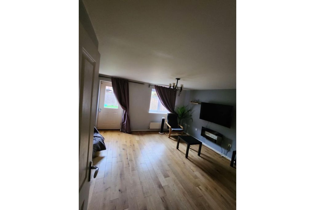 Property photo 3 of 27