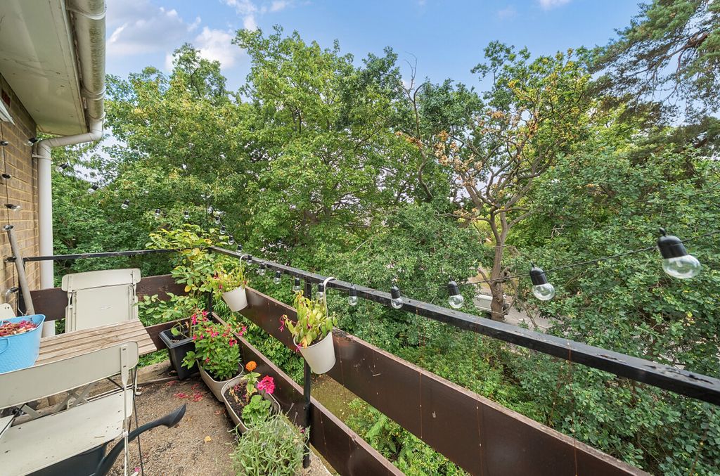 Property photo 2 of 7 1324954-9-687E6cc...