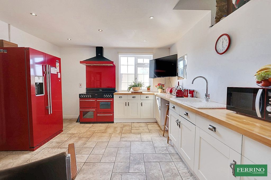 Property photo 2 of 25 Kitchen Breakfast Room