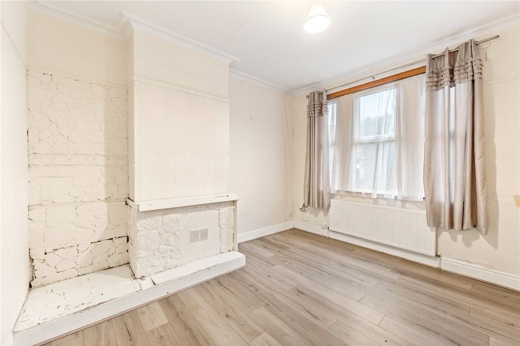 Property photo 2 of 15 Picture No. 02