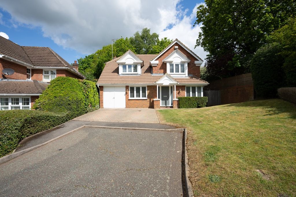 Property photo 1 of 28