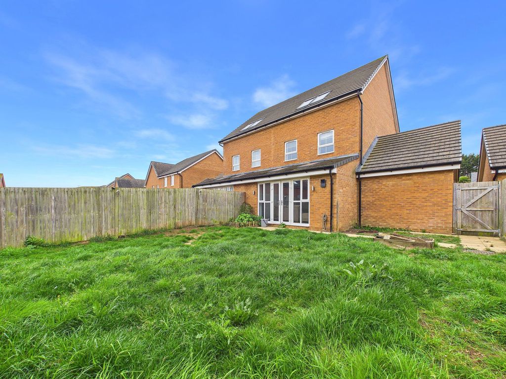 Additional image 4 of 4 bed semi-detached house for saleSkylark Avenue, Peacehaven BN10