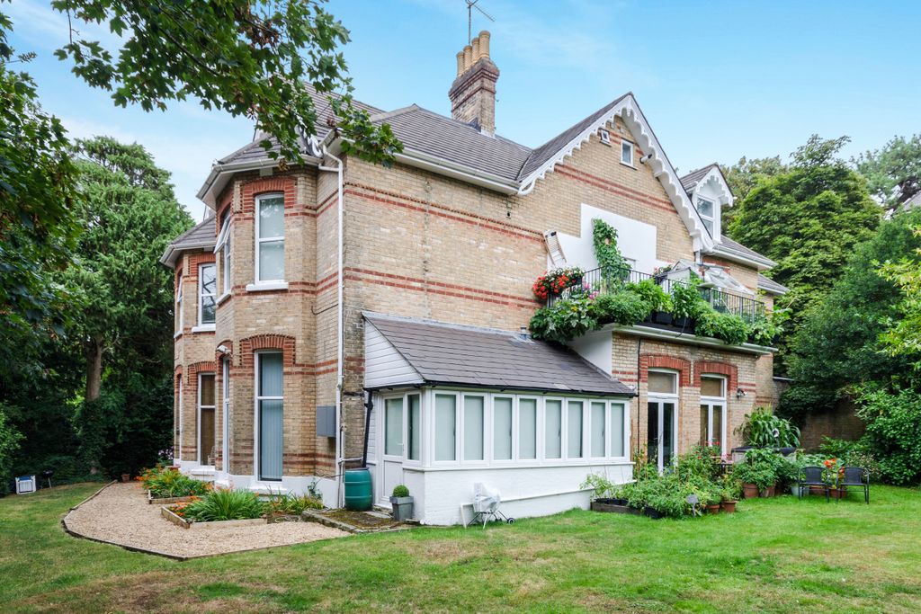 Property photo 1 of 9 Db4Dd194-440E-4107-B