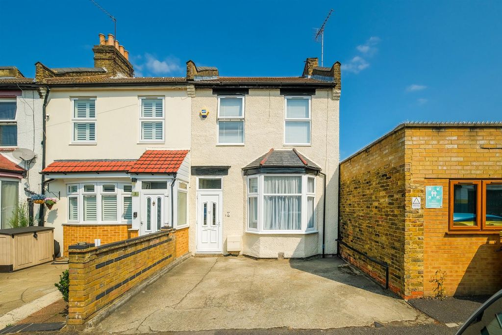 Property photo 1 of 22