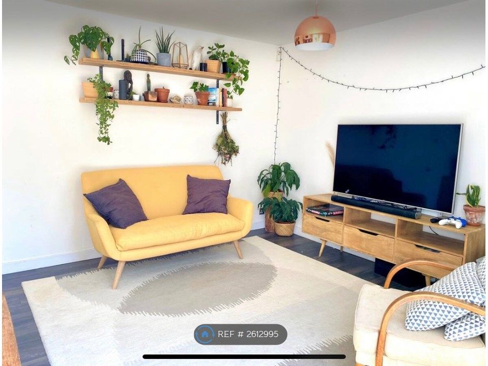 Property photo 1 of 35 Living Room