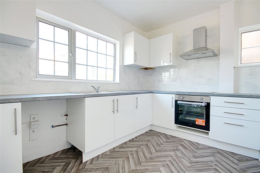 Property photo 3 of 15 Picture No. 18