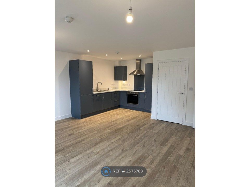 Property photo 2 of 6 Kitchen