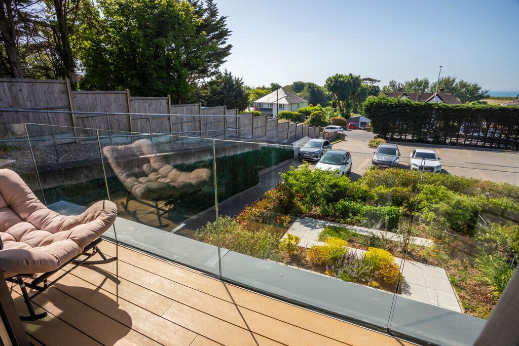Property photo 2 of 16 Balcony