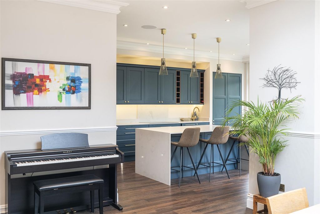 Property photo 2 of 12 10-Devonshire-19 .Jpg