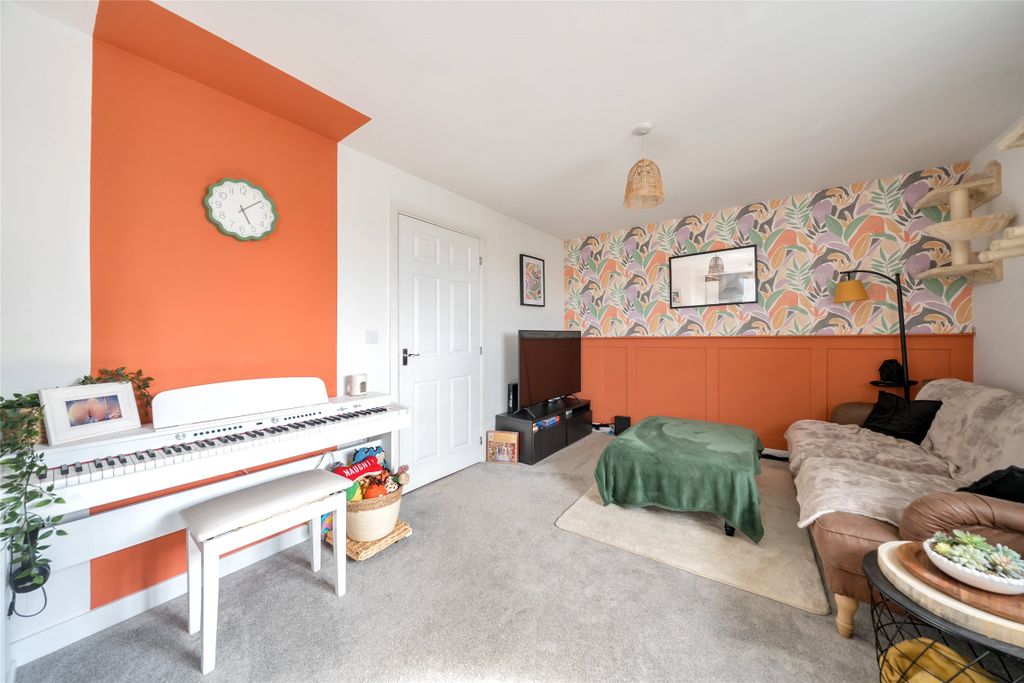 Property photo 3 of 8 Picture No. 06