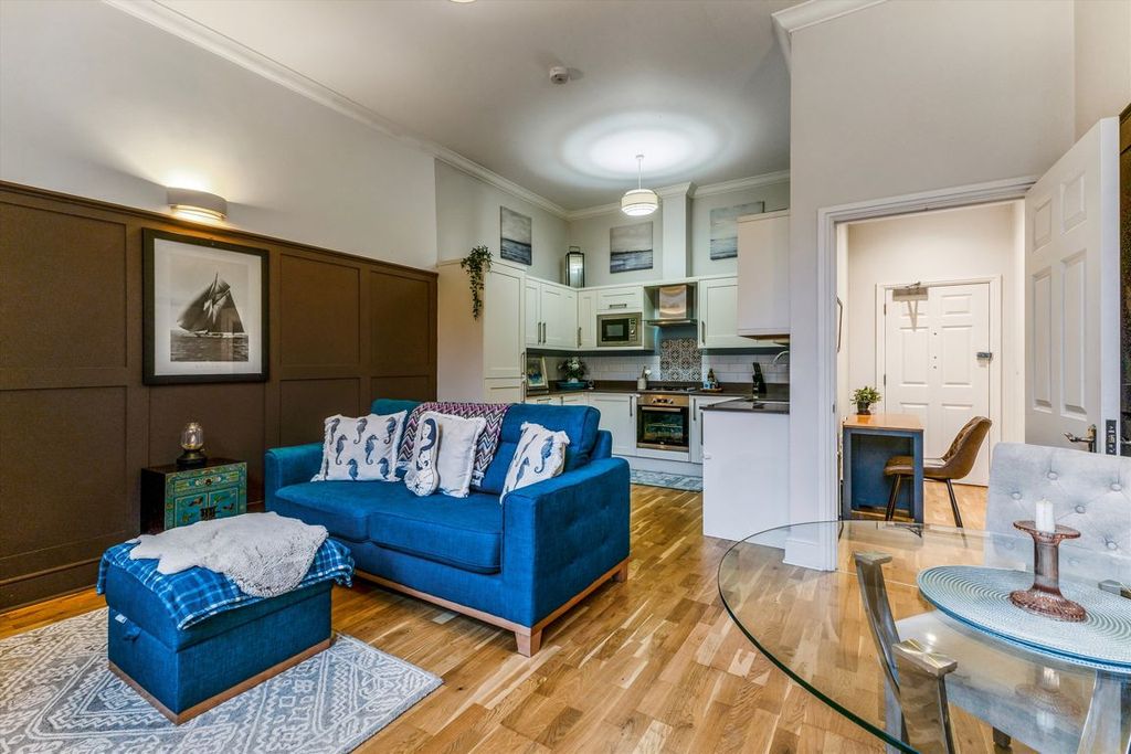 Property photo 2 of 6