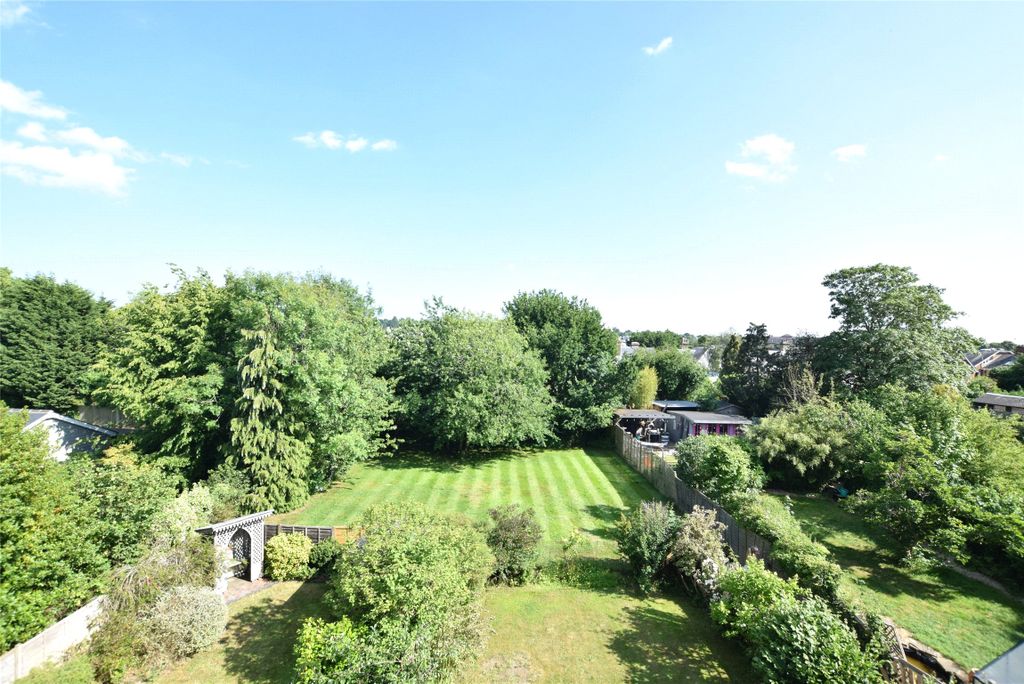 Property photo 2 of 6 Picture No. 11