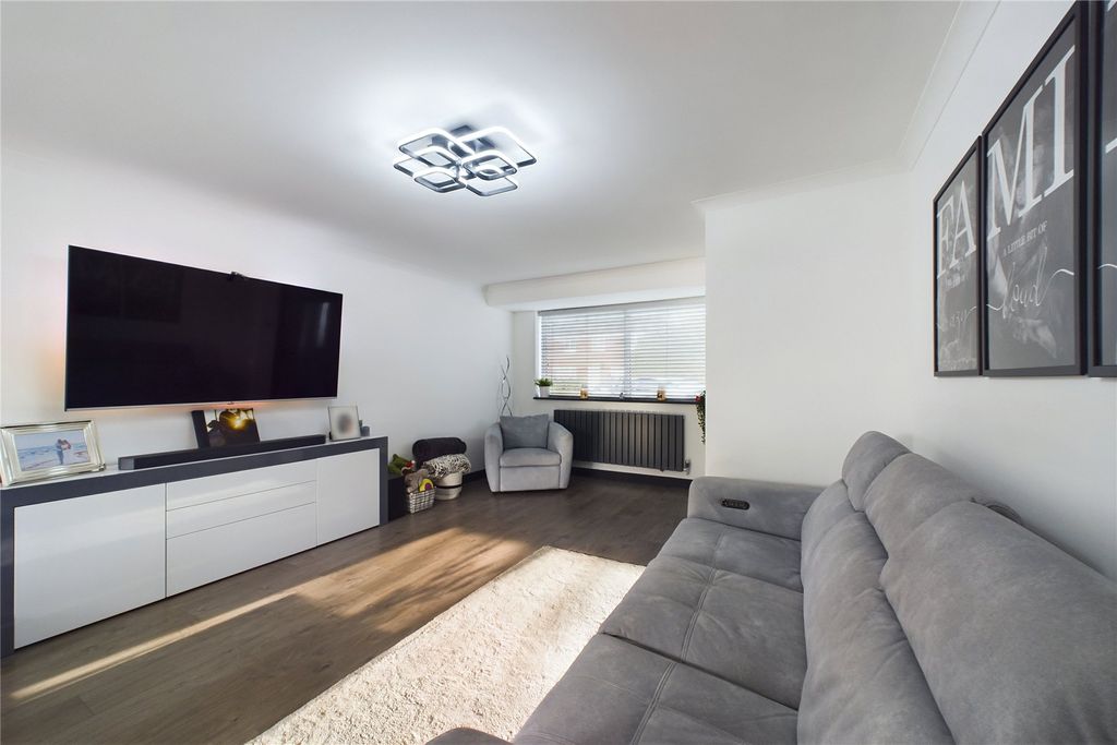 Property photo 2 of 8 Picture No. 10