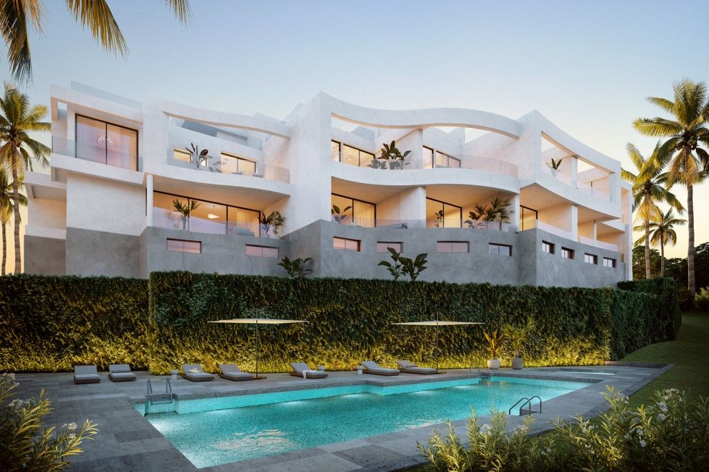Property photo 1 of 11 Complex Facade