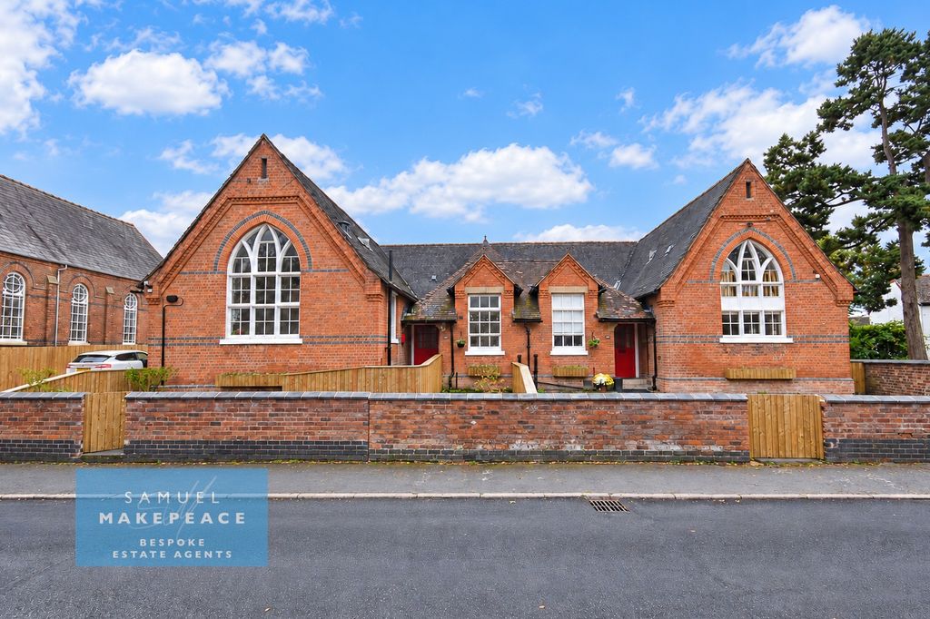 Property photo 1 of 30 Vast Four Bedroom Period Style Old School House Town House