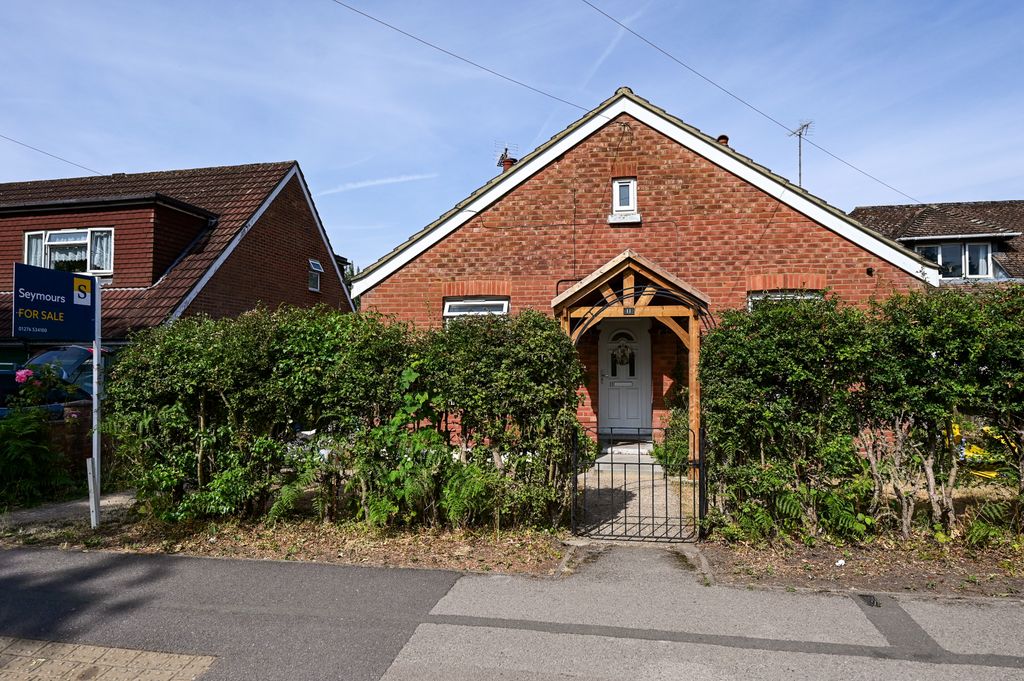Property photo 1 of 11 11 Cambridge Road (4)