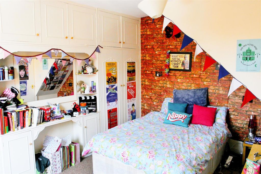 Property photo 2 of 8 Property Photo