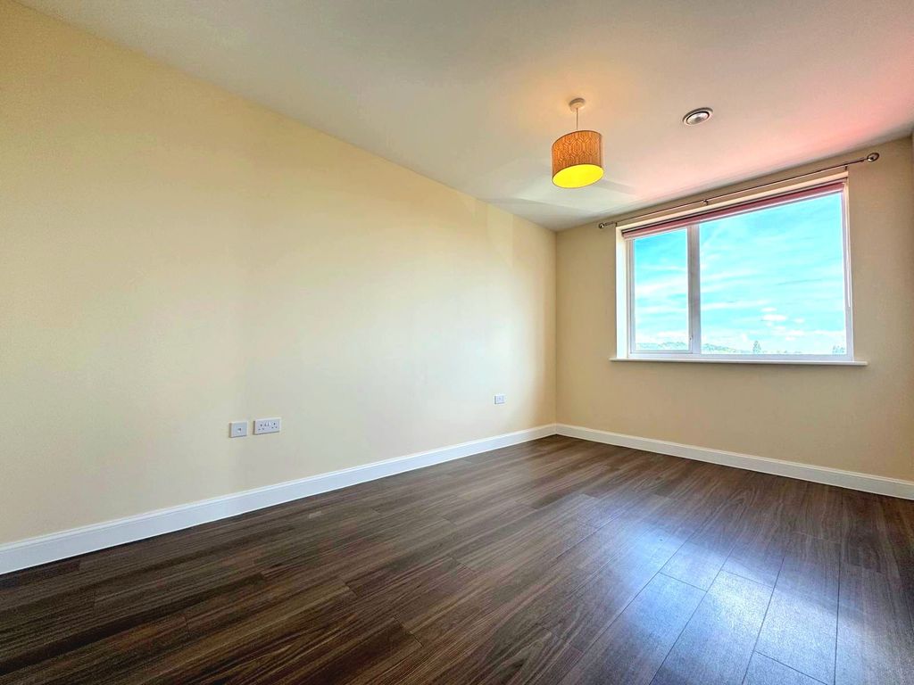Property photo 3 of 7 5