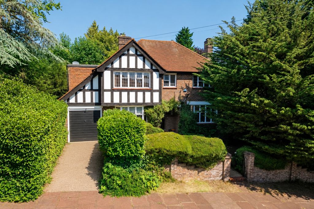 Property photo 1 of 48 Picture No. 52