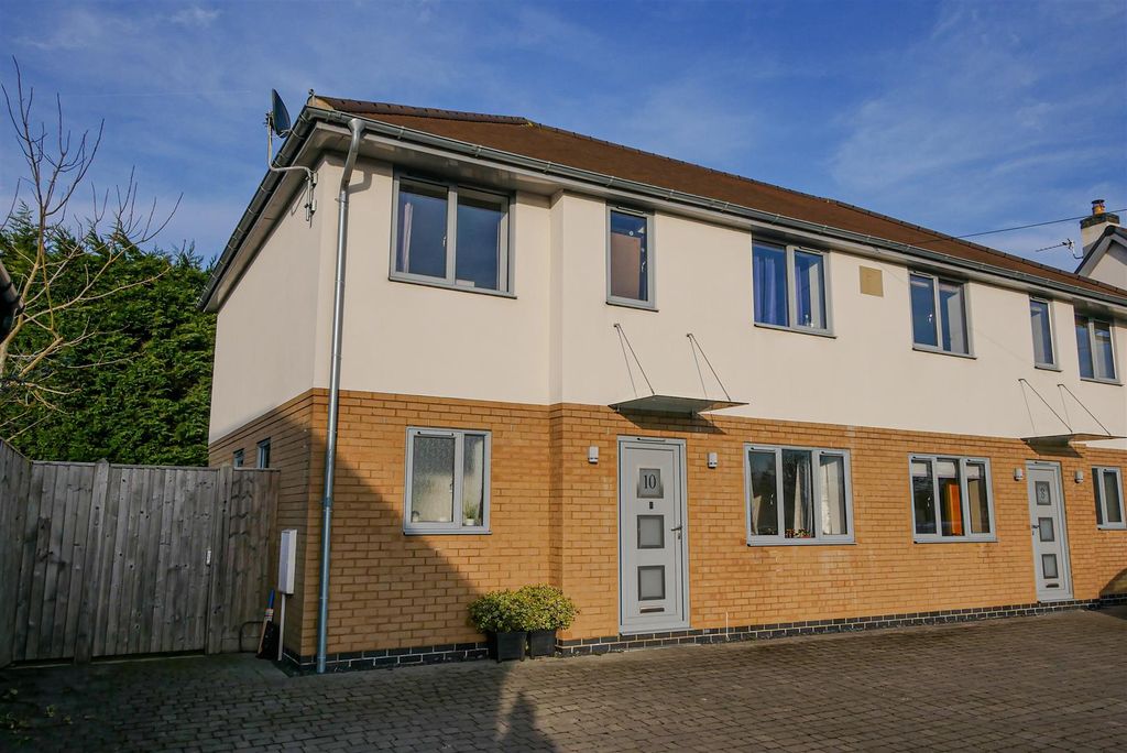 Property photo 1 of 10 Approach