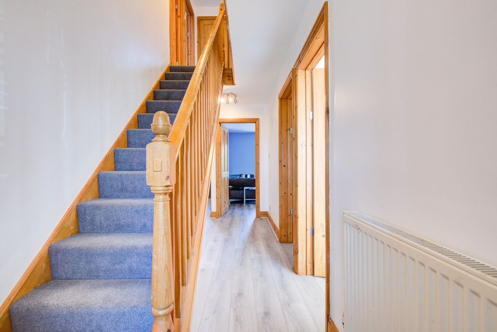 Property photo 2 of 34 Image 1