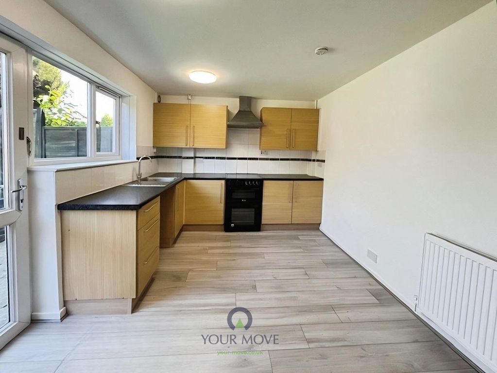 Property photo 3 of 15 Kitchen