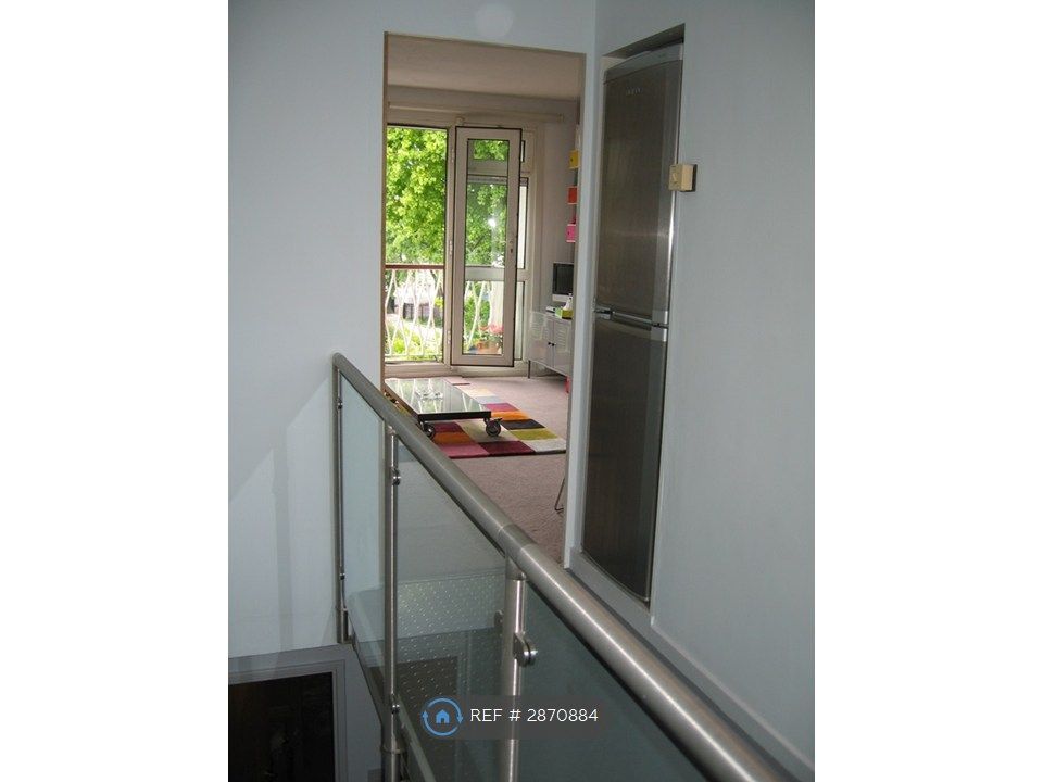 Property photo 3 of 7 Landing