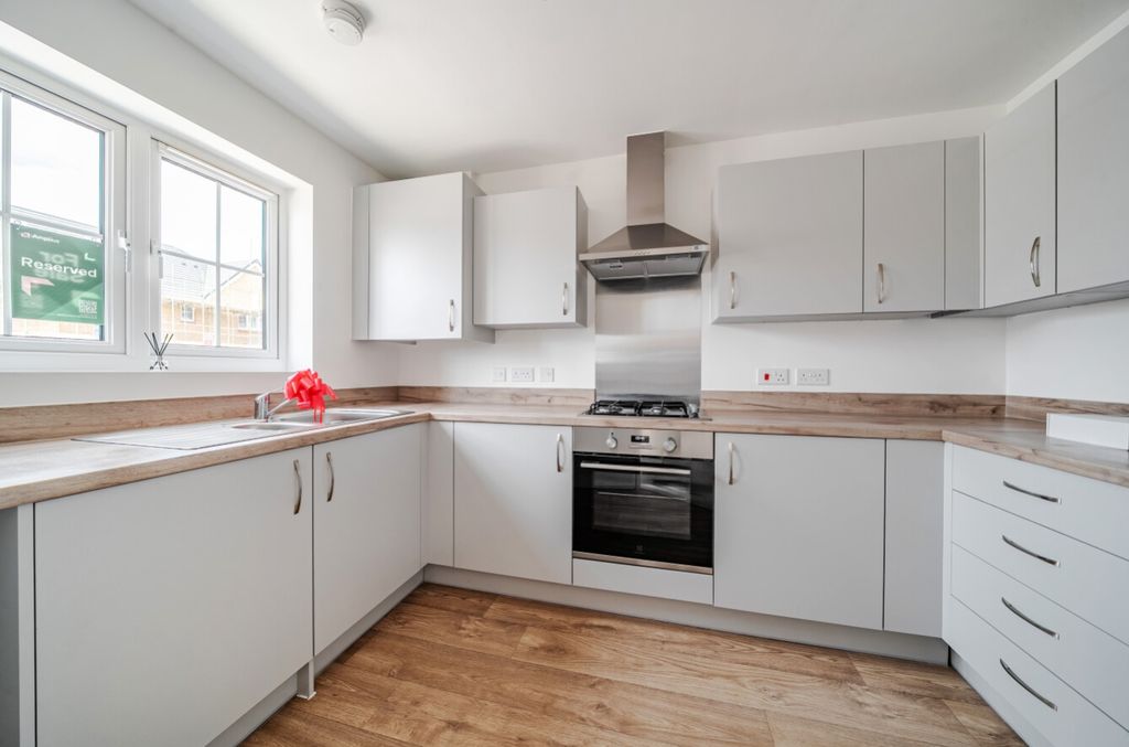 Property photo 3 of 18 1498774-1-6A68Aa0F19c55