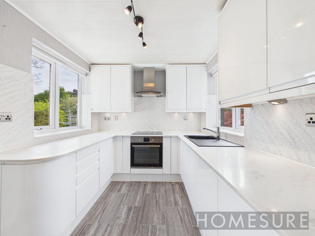 Property photo 2 of 31 Picture No. 16