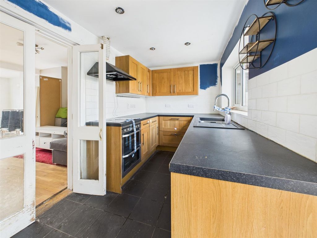 Property photo 2 of 13 Cam05510G0-Pr0140-Still004.Jpg