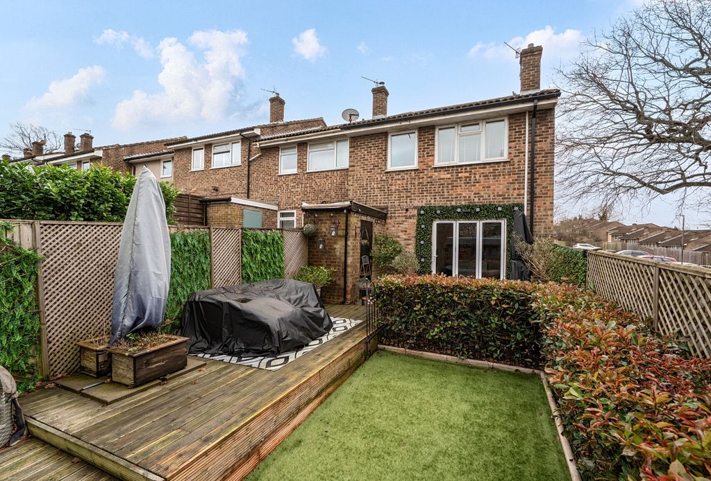 Property photo 2 of 14 1397495-12-696E28...