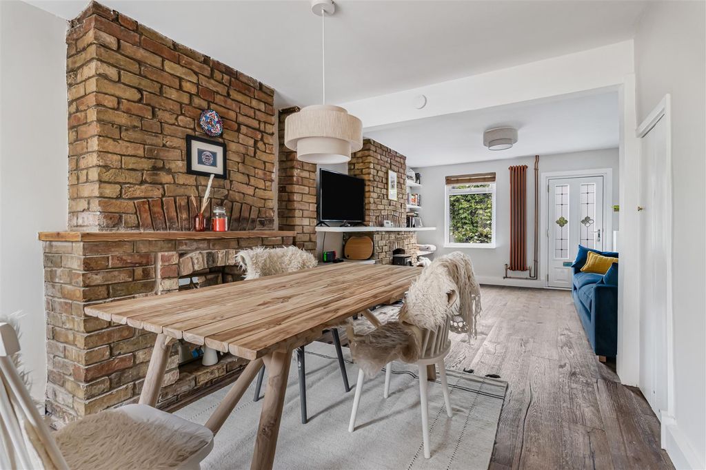 Property photo 2 of 17 13_84411.Jpg