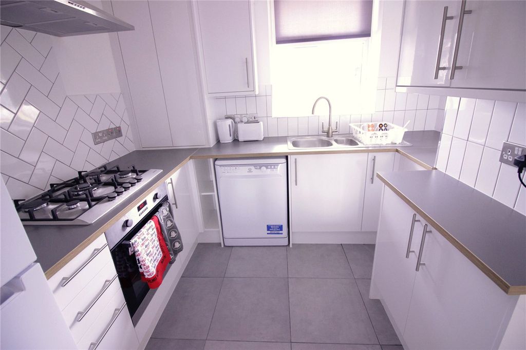 Property photo 3 of 7 Picture No. 11