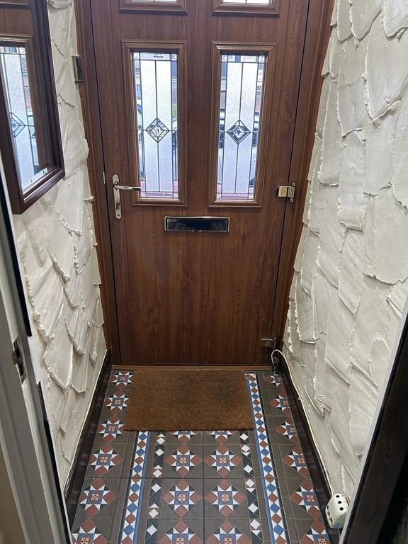 Property photo 2 of 19 Entrance