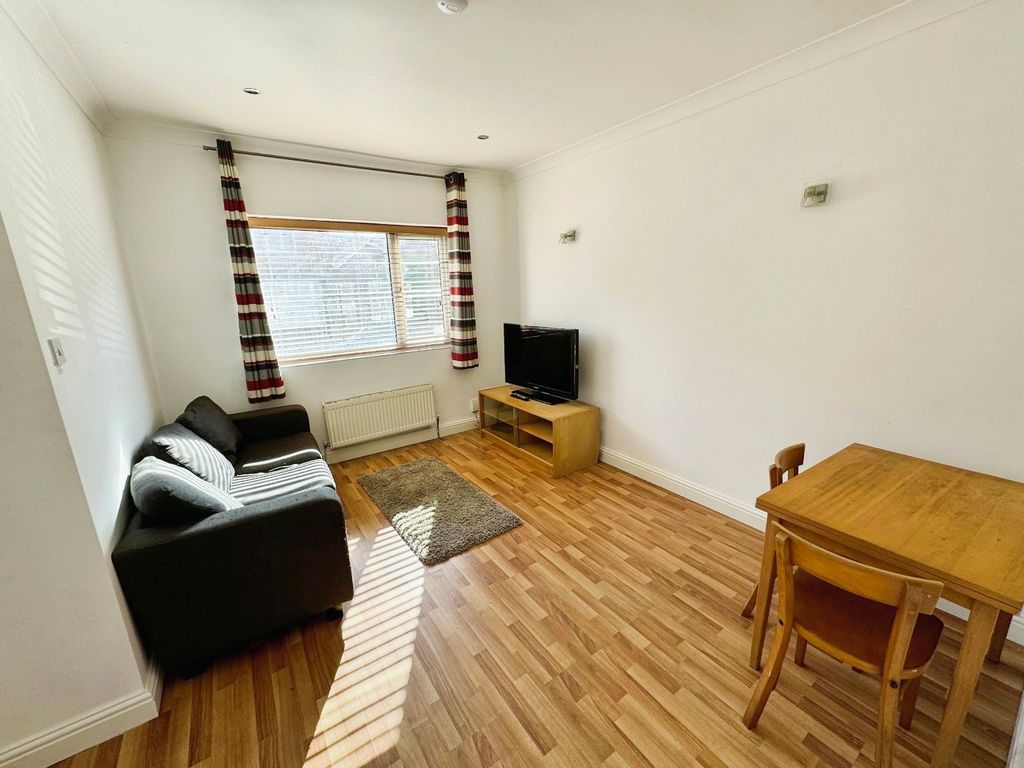 Property photo 1 of 8 Picture No. 01