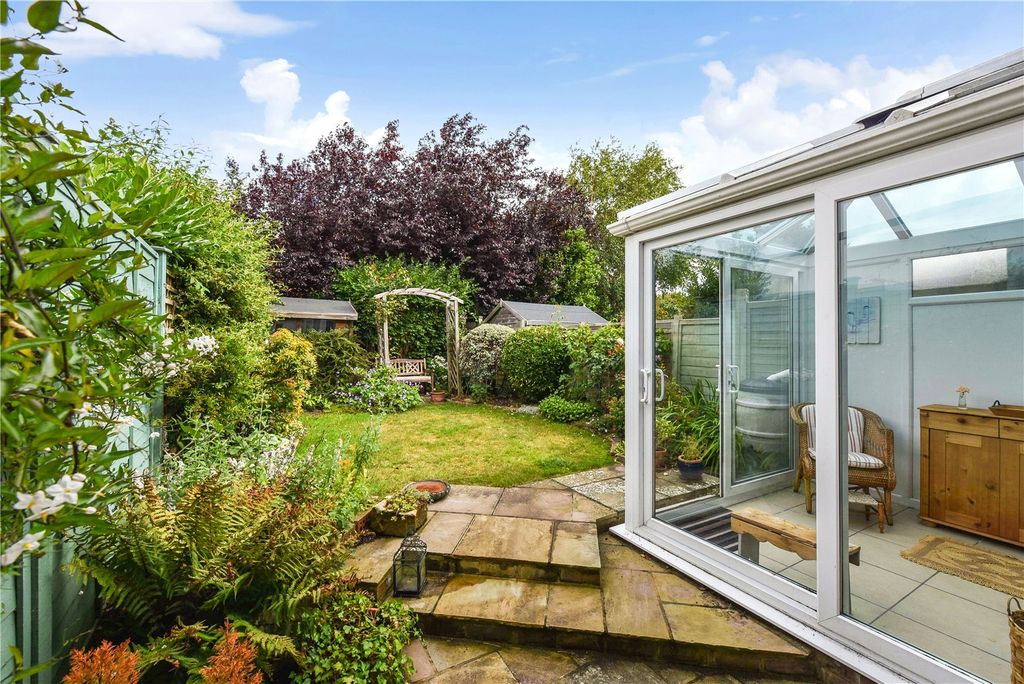 Property photo 2 of 17 Conservatory