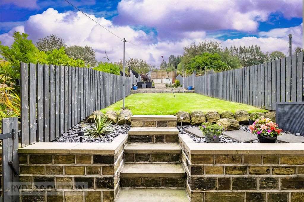 Property photo 2 of 19 Picture No. 05