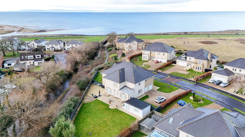 Property photo 1 of 43 External