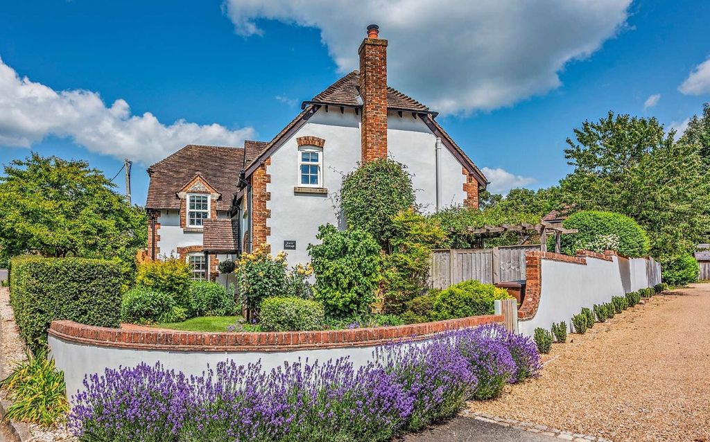 Property photo 2 of 14 Front