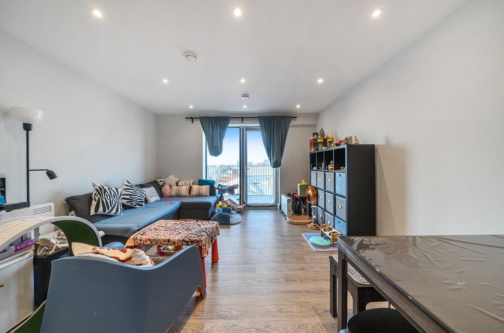 Property photo 2 of 9