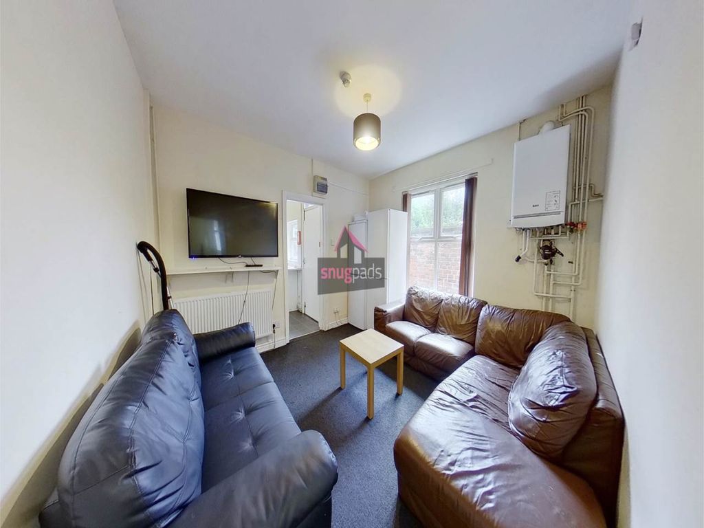 Property photo 2 of 14 Lounge