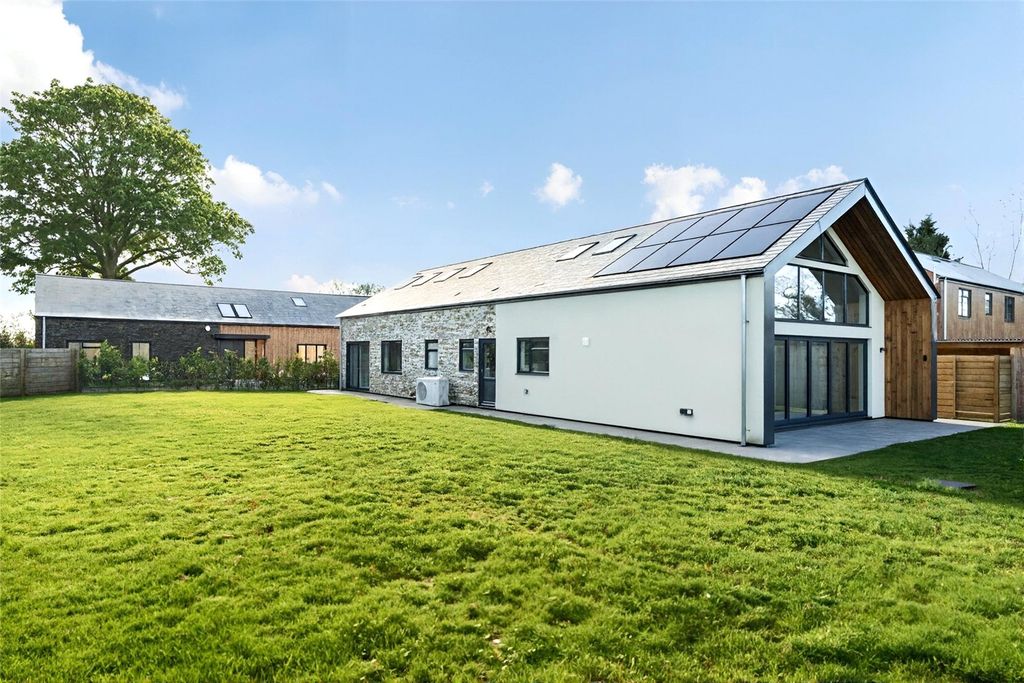 Property photo 1 of 13 Garden