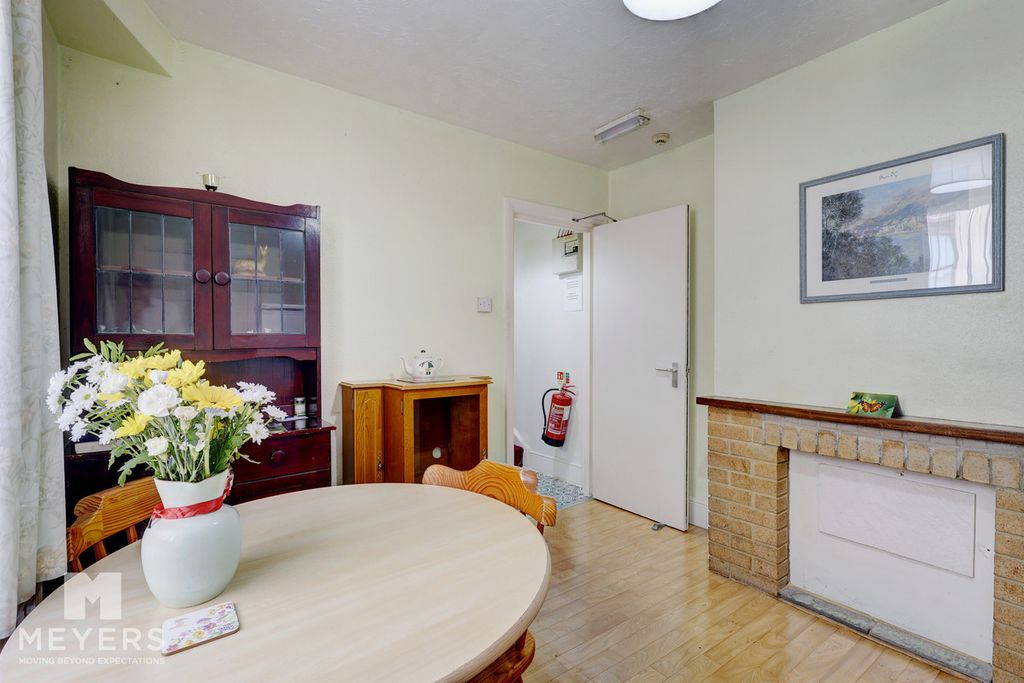 Property photo 2 of 24