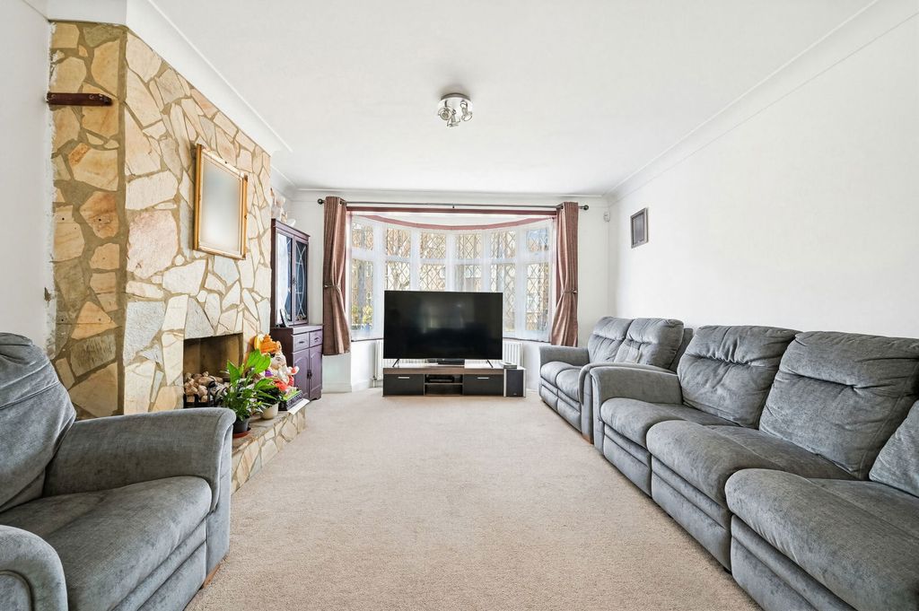 Property photo 3 of 24